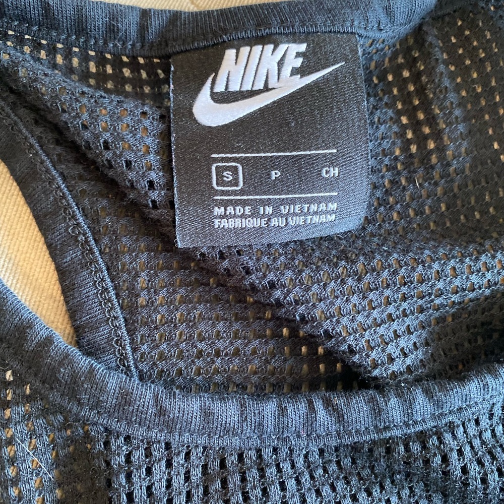 Nike workout tank - Picture 2 of 3